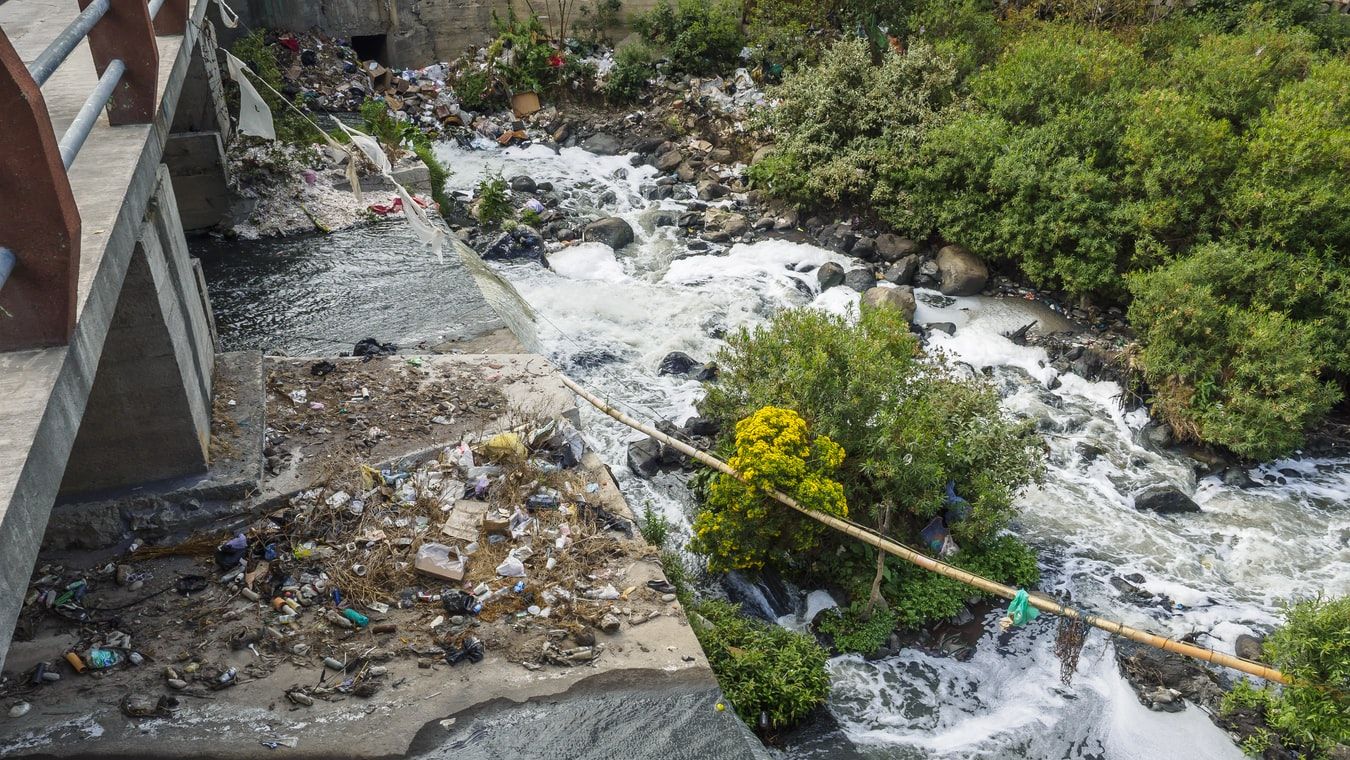 A 'Bubble Barrier' is trapping plastic waste before it can get into the sea