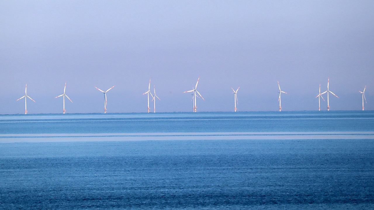 Hawaiian Company to Develop New Mooring Method for Grid-Scale Floating Wind Turbines